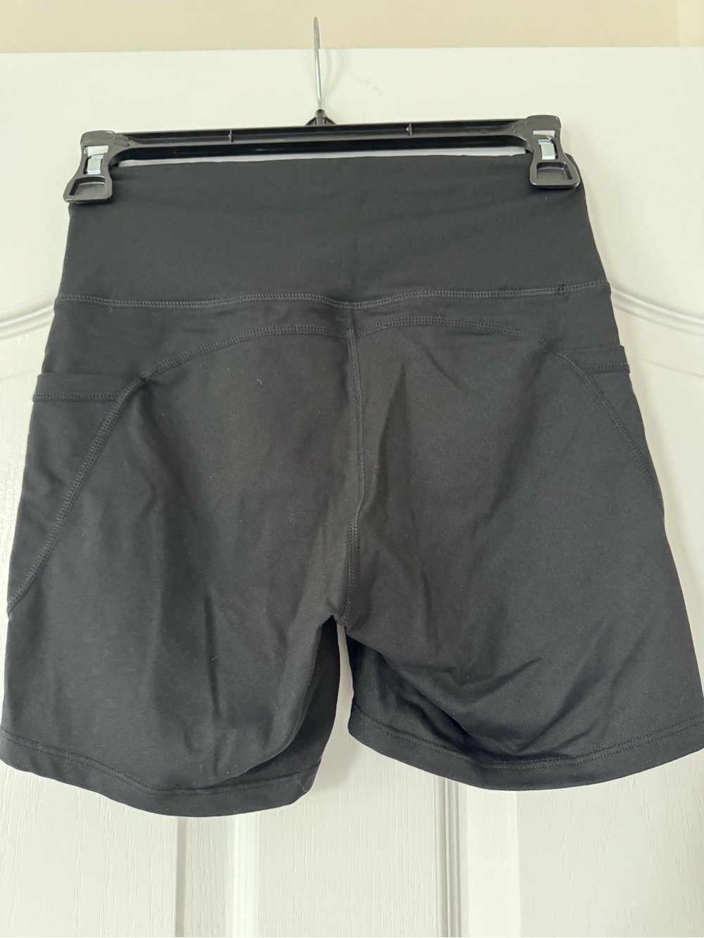 High-Waist Black Women's Active Athletic Biker Pocket Shorts Size Extra Small - Picture 3 of 4